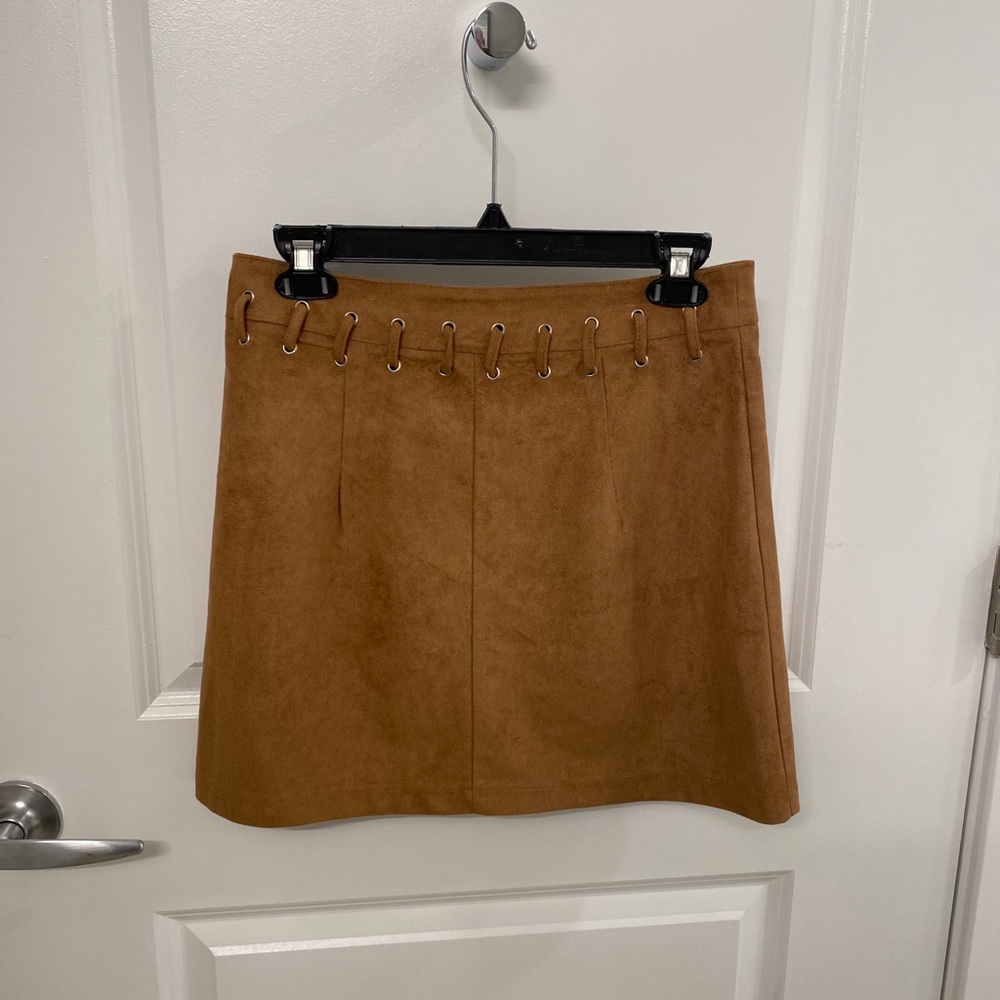 Brown suede skirt, size M!